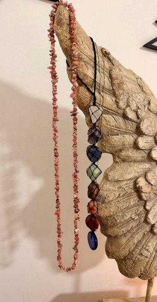 Collar largo Rodocrosita natural chips