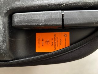Alzador de coche con Isofix