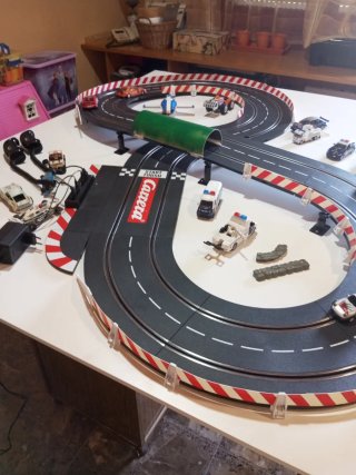 Escalextric con coches y accesorios