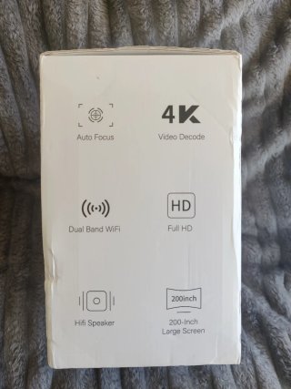 Proyector 4K AUN Gris y Plateado
