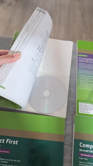 Libros Cambridge English Complete First