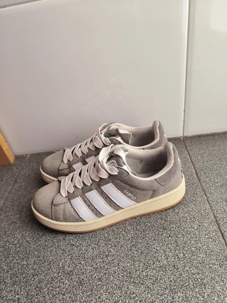 Zapatillas Adidas Talla 39 Gris/Blanco chico/chica