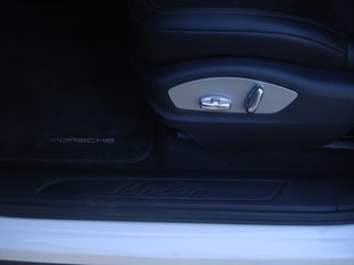 Porsche Macan 2021