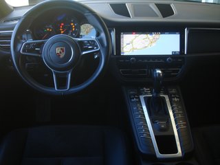 Porsche Macan 2021
