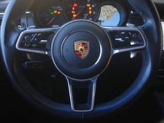 Porsche Macan 2021