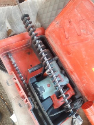 Taladro Hilti TE 72 con broca