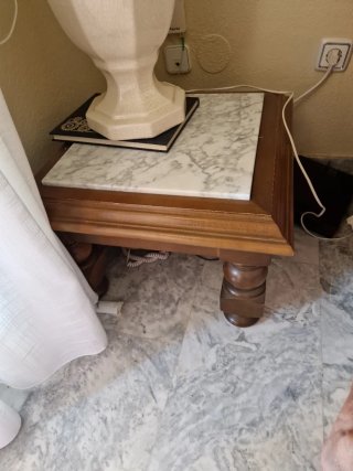 Mesa auxiliar madera y mármol