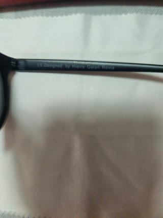 Gafas de sol mujer Hierro Galán Reina negras.