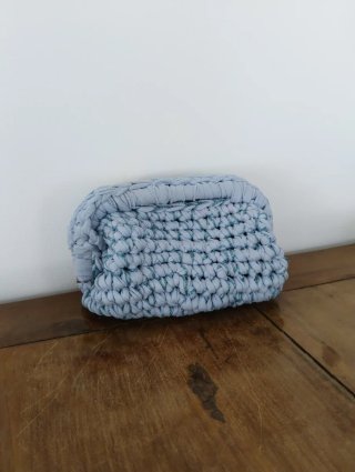 Borsa clutch fatta a mano celeste