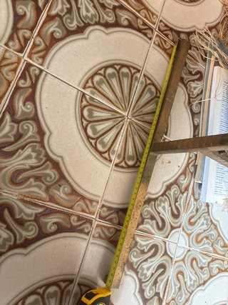 Biombo metálico decorativo dorado