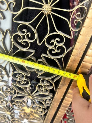 Biombo metálico decorativo dorado