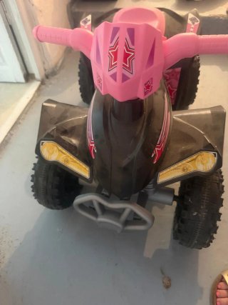 Quad infantil rosa y negro