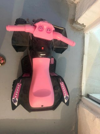 Quad infantil rosa y negro
