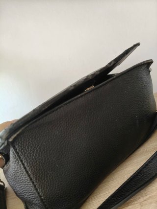 Bolso Desigual Negro con Diseño Floral