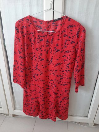 Vestido Bershka rojo estampado talla M