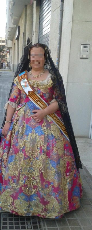 Vestido de Fallera con Manteletas