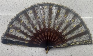 Abanico de encaje con detalles dorados (2 colores)