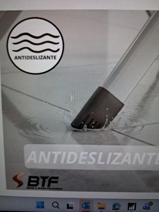 Mini Escalera 2 Peldaños. Certificada. En su caja