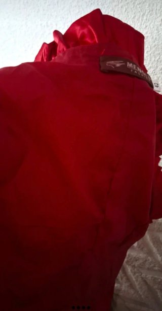 Bolero rojo con volantes