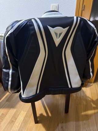 Mono Dainese Talla 50 Negro/Blanco