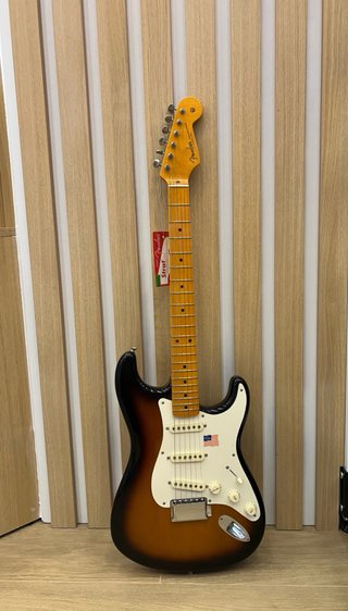 Guitarra Eléctrica Fender Stratocaster 2ts