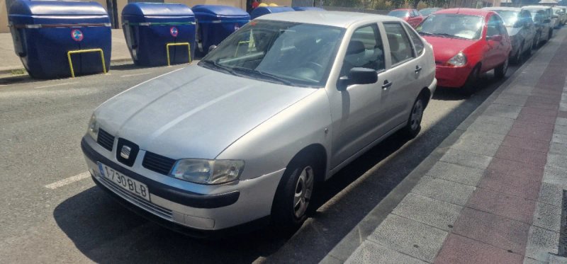SEAT Cordoba 2001 - foto 1