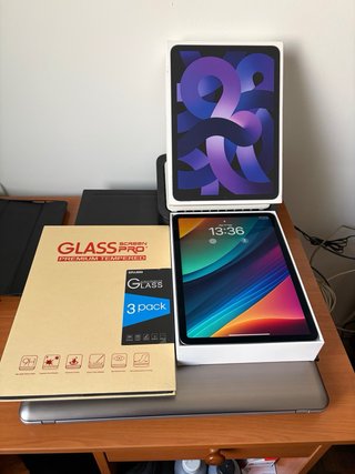 iPad Air 5 (M1) 256GB WiFi Púrpura Impecable.