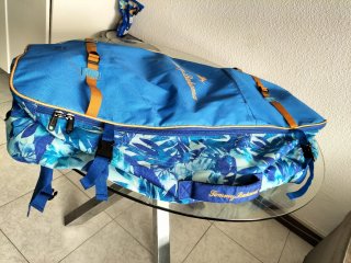 Mochila Tommy Bahama para tabla paddle surf