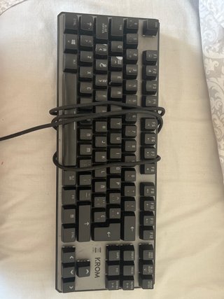 Teclado Mecánico KROM Kernel TKL RGB
