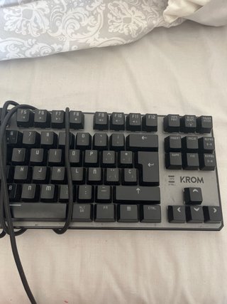 Teclado Mecánico KROM Kernel TKL RGB