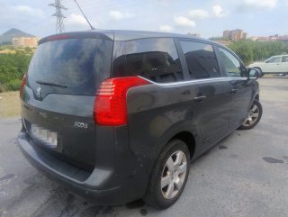 Peugeot 5008 2013