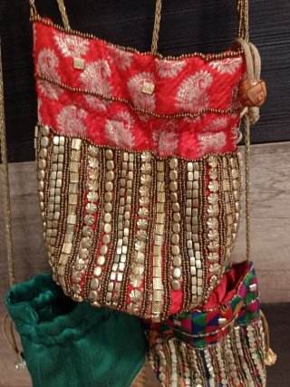 Lote 3 bolsos étnicos bordados