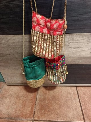 Lote 3 bolsos étnicos bordados