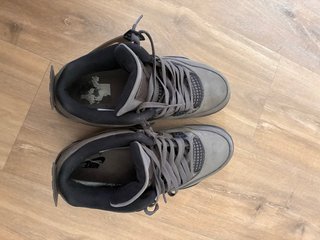 Jordan 4 Grises Compradas en JD Sports