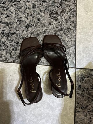Sandalias tacón marrón talla 38