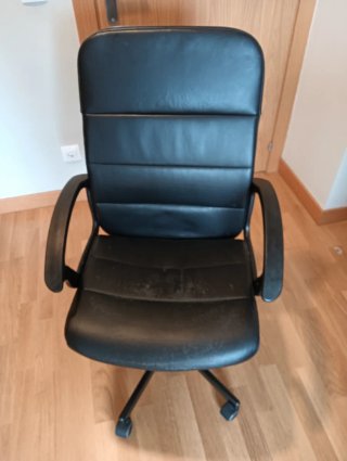 Silla de oficina giratoria con reposabrazos