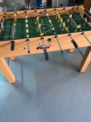 Futbolín de madera
