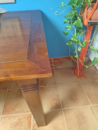 Mesa comedor y 6 sillas estilo colonial