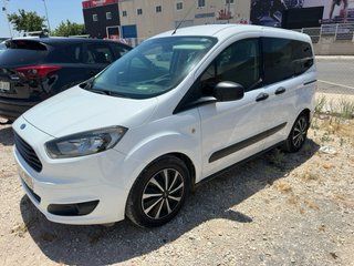 Ford E-Tourneo Courier 2017