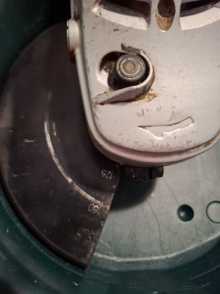 Amoladora Hitachi G23SR con discos