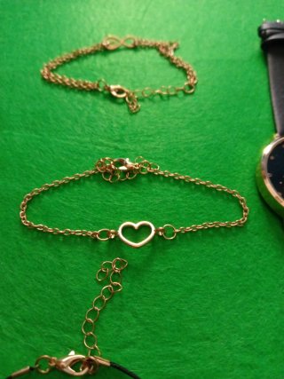 Reloj y pulseras