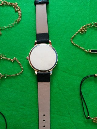 Reloj y pulseras
