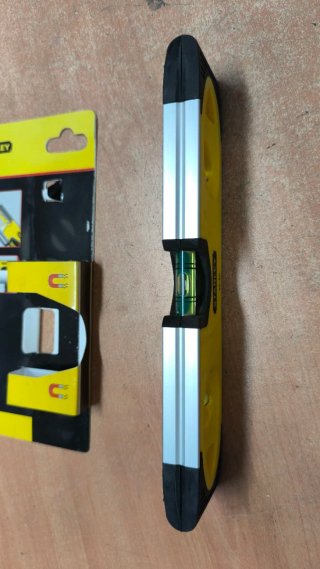 Nivel Stanley Magnético 230mm 43-511