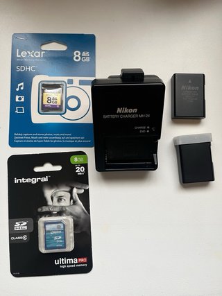 Cámara Nikon D3100 Kit + Accesorios