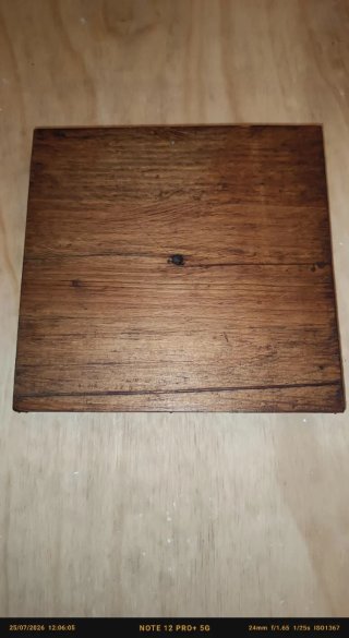 Escudo Euskal Herria tallado en madera