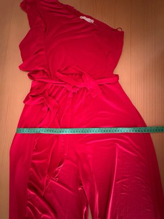 Mono rojo hombro descubierto Talla M
