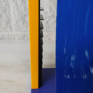 Organizador de CDs azul y amarillo