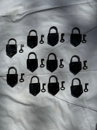 Lote 11 candados antiguos 45 mm con llave y caja