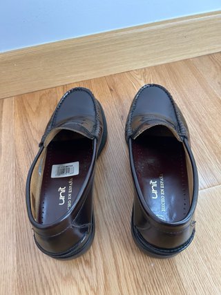 Mocasines de piel Unit Vino Talla 40 - Poco Uso