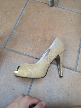 Tacones dorados Peep Toe Talla 39